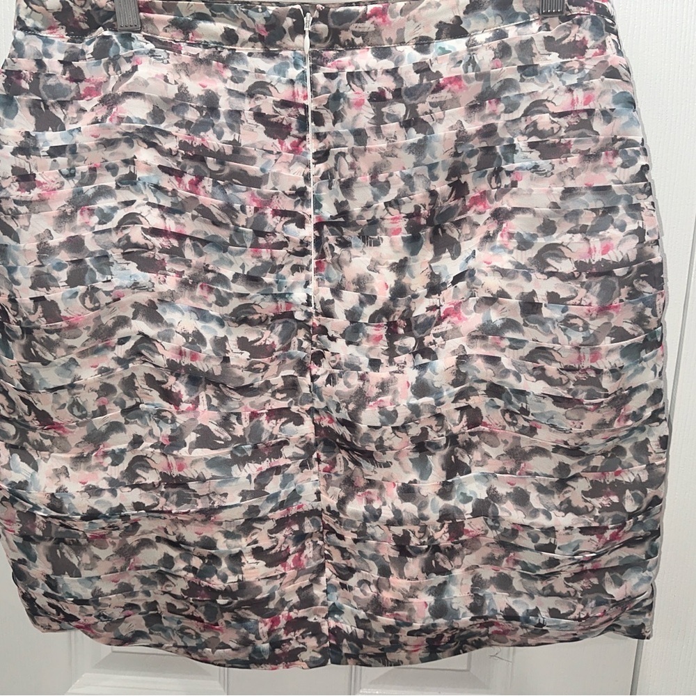 Reiss Lucielle Ruched Floral Fitted Mini Skirt - Picture 9 of 13